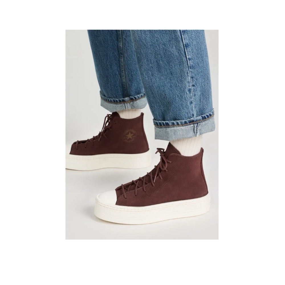 LIKE NEW Converse platform leather high top sneakers
